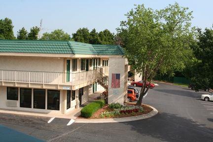 Motel Masters Atlanta - At I-85 & 285 Doraville